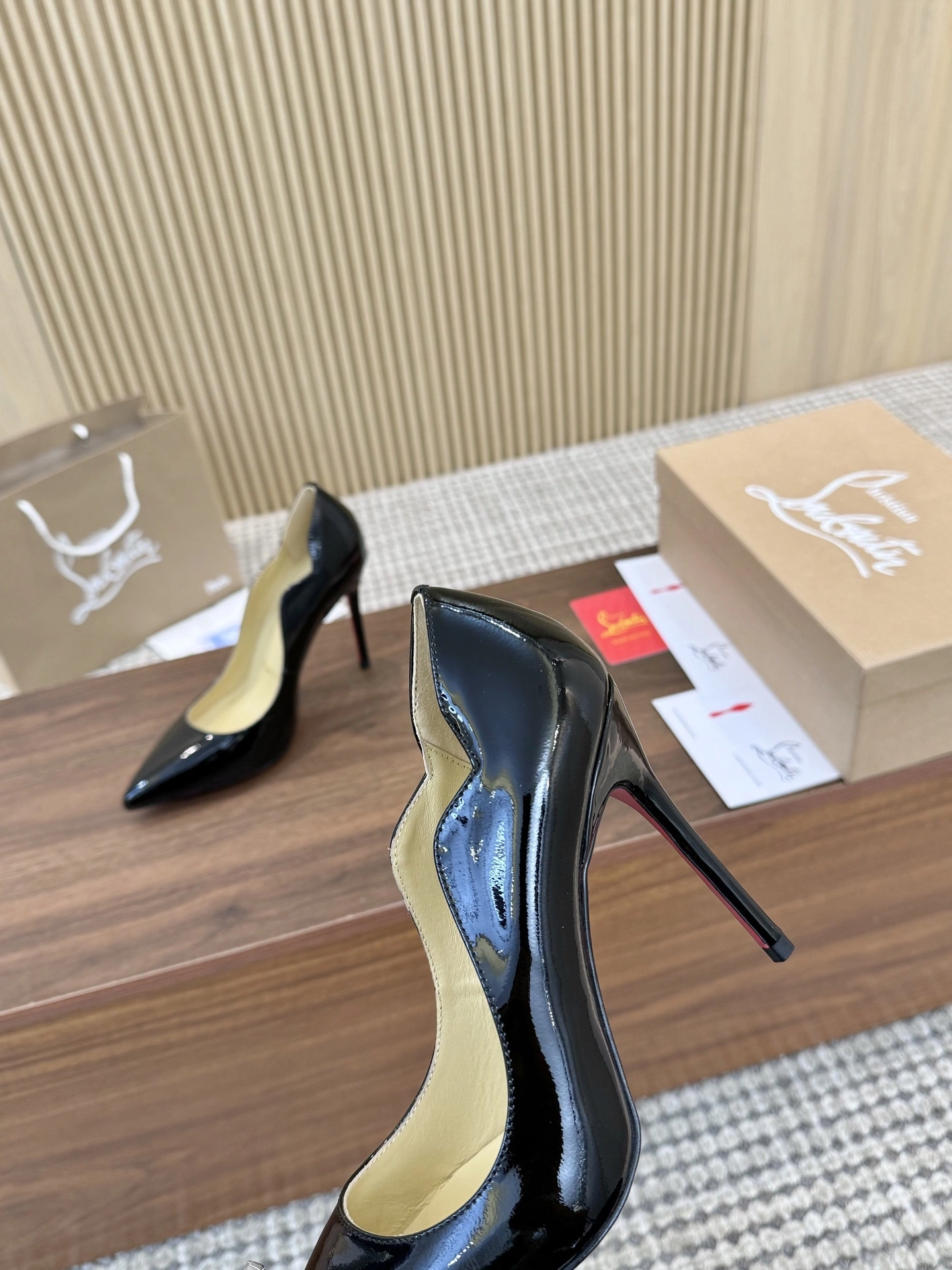 TH--8ou2ou 1190911BK01 cowhide sheepskin Heel height：10.5CM item:ET-X541K2516
